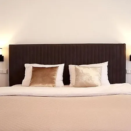 Kostenguenstige Souterrain Ferienunterkunft - Strandnah Und Modern Eingerichtet Inklusive Gartenzugang, Parkplatz & Fahrradunterstellplatz シャルボイツ