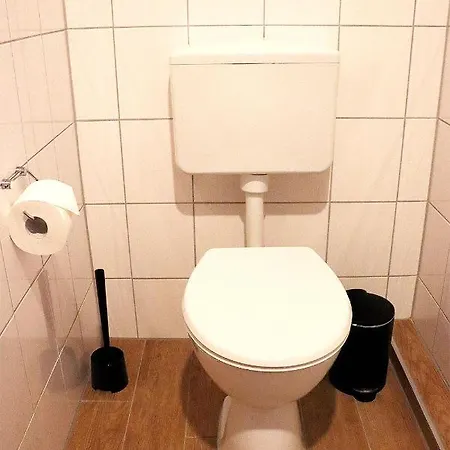 Kostenguenstige Souterrain Ferienunterkunft - Strandnah Und Modern Eingerichtet Inklusive Gartenzugang, Parkplatz & Fahrradunterstellplatz * シャルボイツ