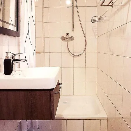 アパート Kostenguenstige Souterrain Ferienunterkunft - Strandnah Und Modern Eingerichtet Inklusive Gartenzugang, Parkplatz & Fahrradunterstellplatz