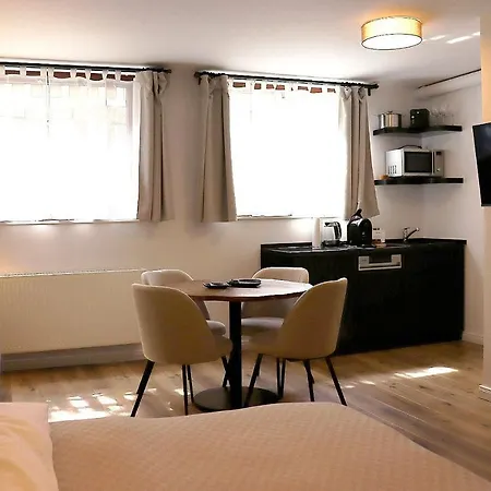 Strandnahe Souterrain-ferienwohnung Mit Garten Und Parkplatz * Scharbeutz