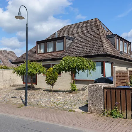 Strandnahe Souterrain-ferienwohnung Mit Garten Und Parkplatz Apartment *