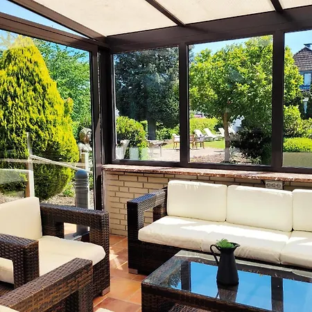 Strandnahe Souterrain-ferienwohnung Mit Garten Und Parkplatz Apartment Scharbeutz