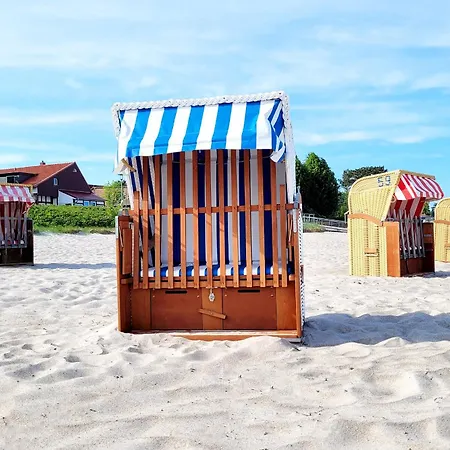 Strandnahe Souterrain-ferienwohnung Mit Garten Und Parkplatz Scharbeutz