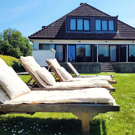 Strandnahe Souterrain-ferienwohnung Mit Garten Und Parkplatz