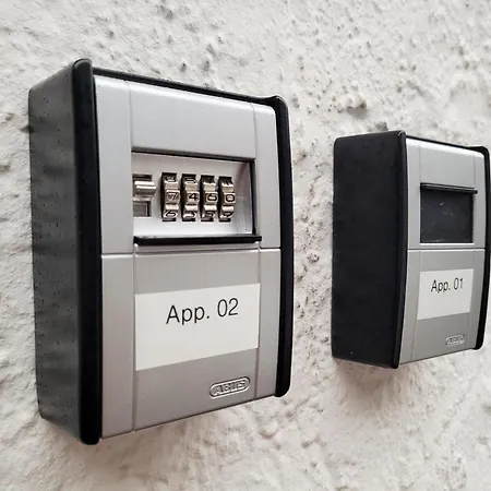 Kostenguenstige Souterrain Ferienunterkunft - Strandnah Und Modern Eingerichtet Inklusive Gartenzugang, Parkplatz & Fahrradunterstellplatz * シャルボイツ