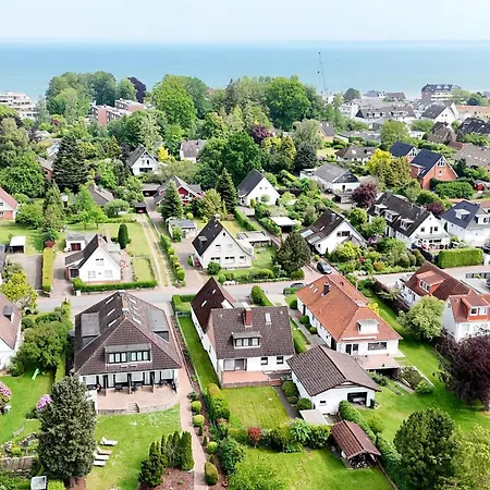 Charmante Strandnahe Im Untergeschoss Mit Gratis Bettwaesche-paket * Scharbeutz